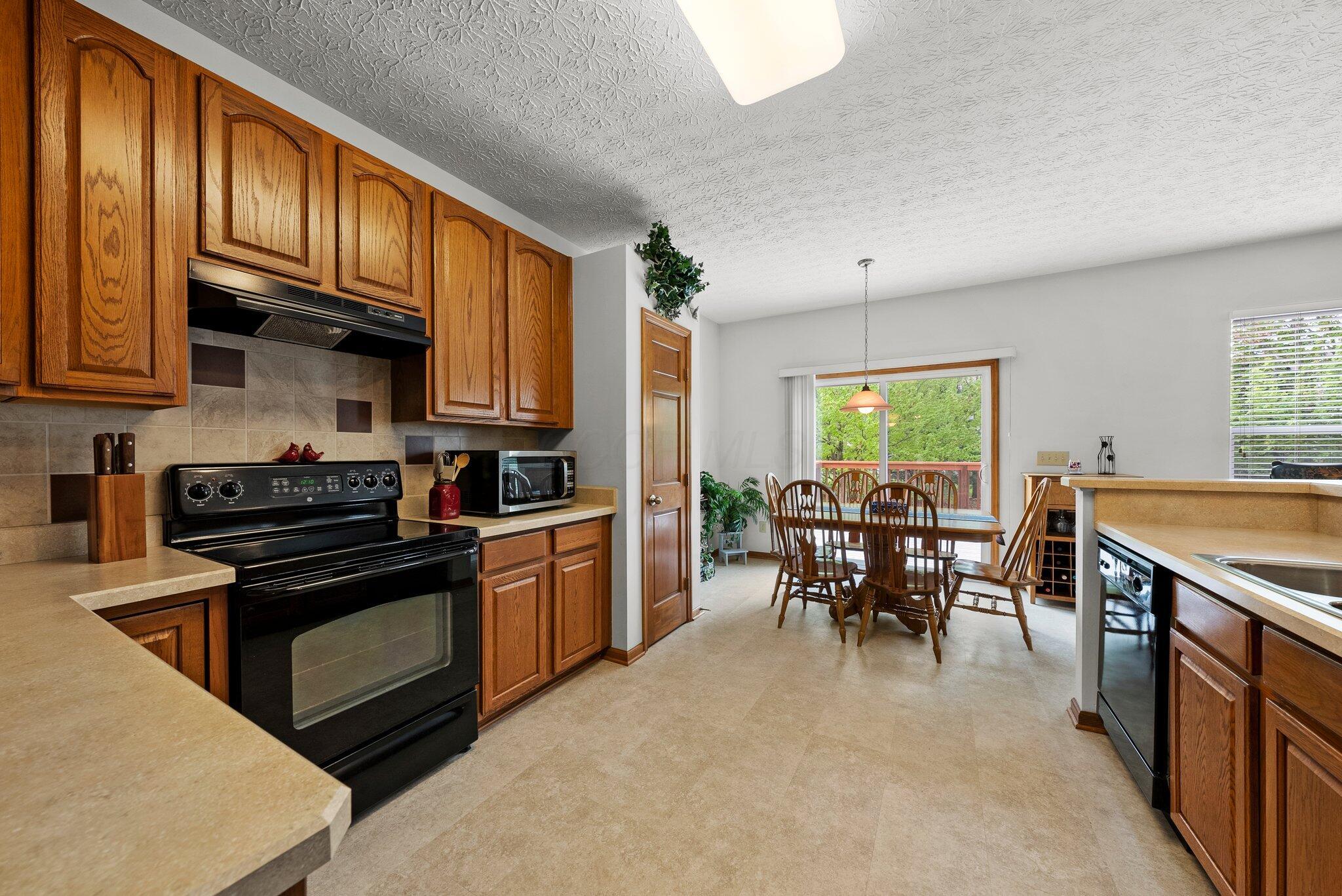 178 Stockard Loop Delaware, OH 43015 - Photo 14 of 44 Kitchen