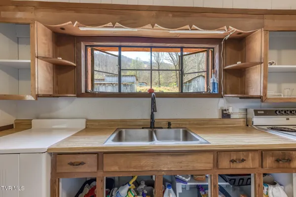 $245,000 | 119-111 Hughes Hollow Road, Roan Mountain, TN 37687