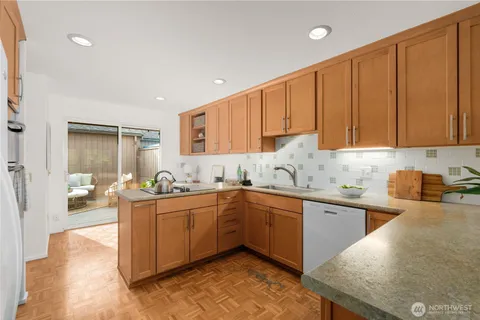 $650,000 | 2938 Kennewick Place Northeast, Renton, WA 98056