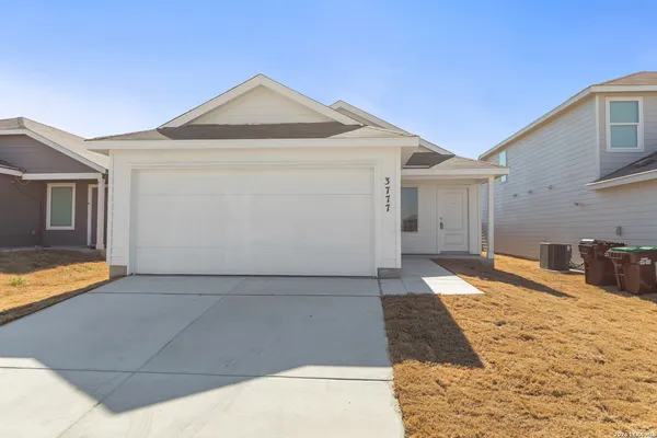 $1,595 | 3777 Swift Fox Road, New Braunfels, TX 78132