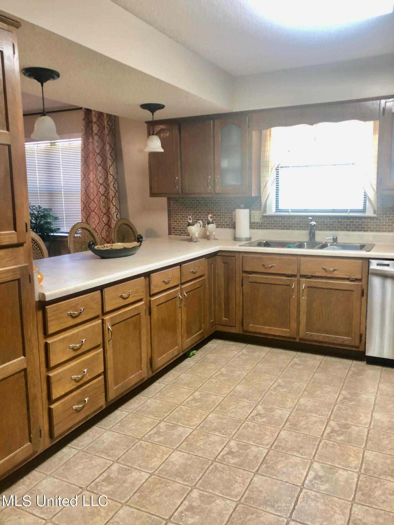 106 Swan Road Coldwater, MS 38618 - Photo 3 of 11 883DA8EA-998A-489E-A649-70BCDA731083