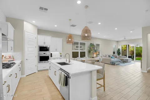 $989,000 | 21922 North 61st Way, Phoenix, AZ 85054