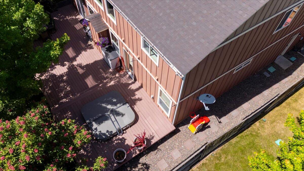 1339 Southwest Rimrock Way Redmond, OR 97756 - Photo 18 of 26 a view of balcony