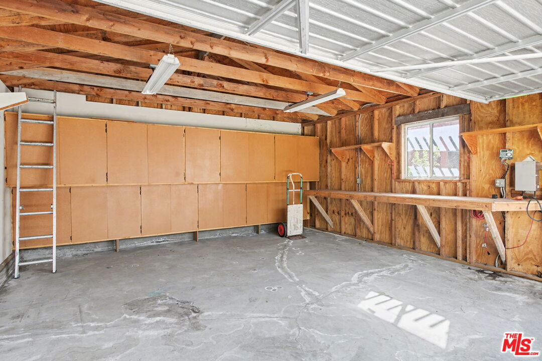 930 South Ridgeley Drive Los Angeles, CA 90036 - Photo 19 of 21