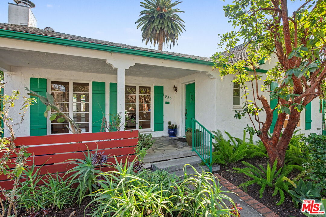 930 South Ridgeley Drive Los Angeles, CA 90036 - Photo 2 of 21