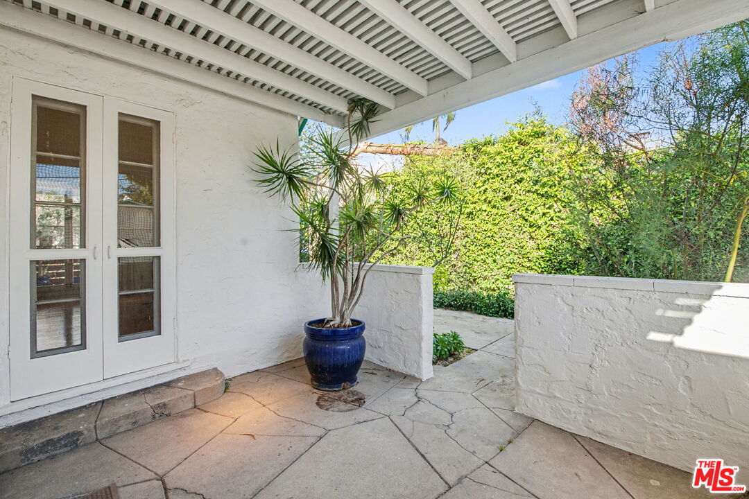 930 South Ridgeley Drive Los Angeles, CA 90036 - Photo 21 of 21