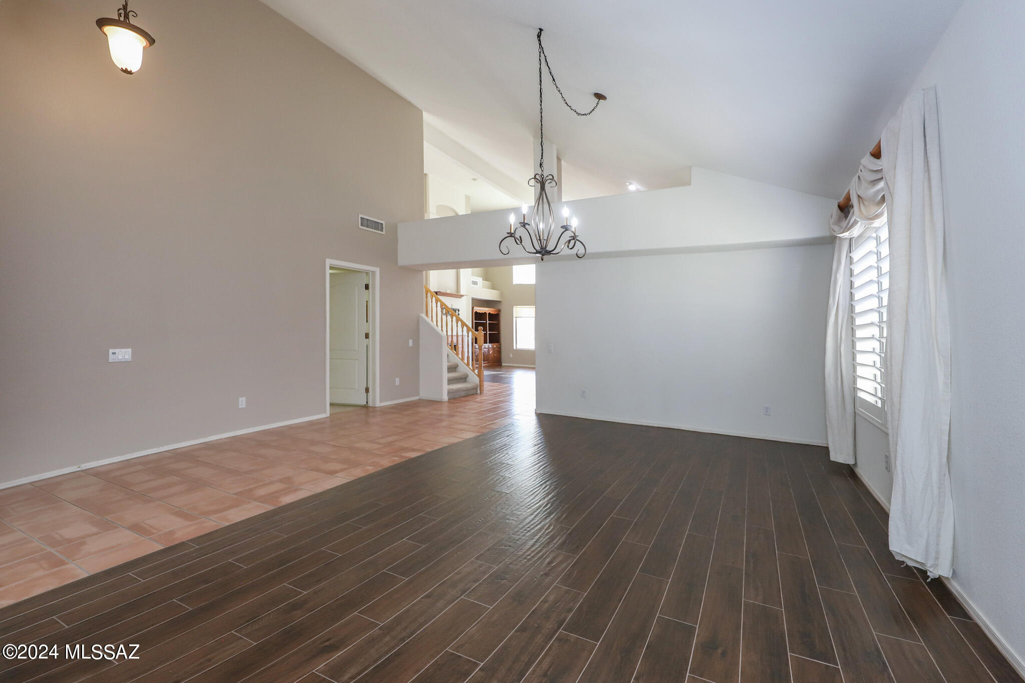 831 South Rincon Rising Road Tucson, AZ 85748 - Photo 2 of 33 Living/Dining room