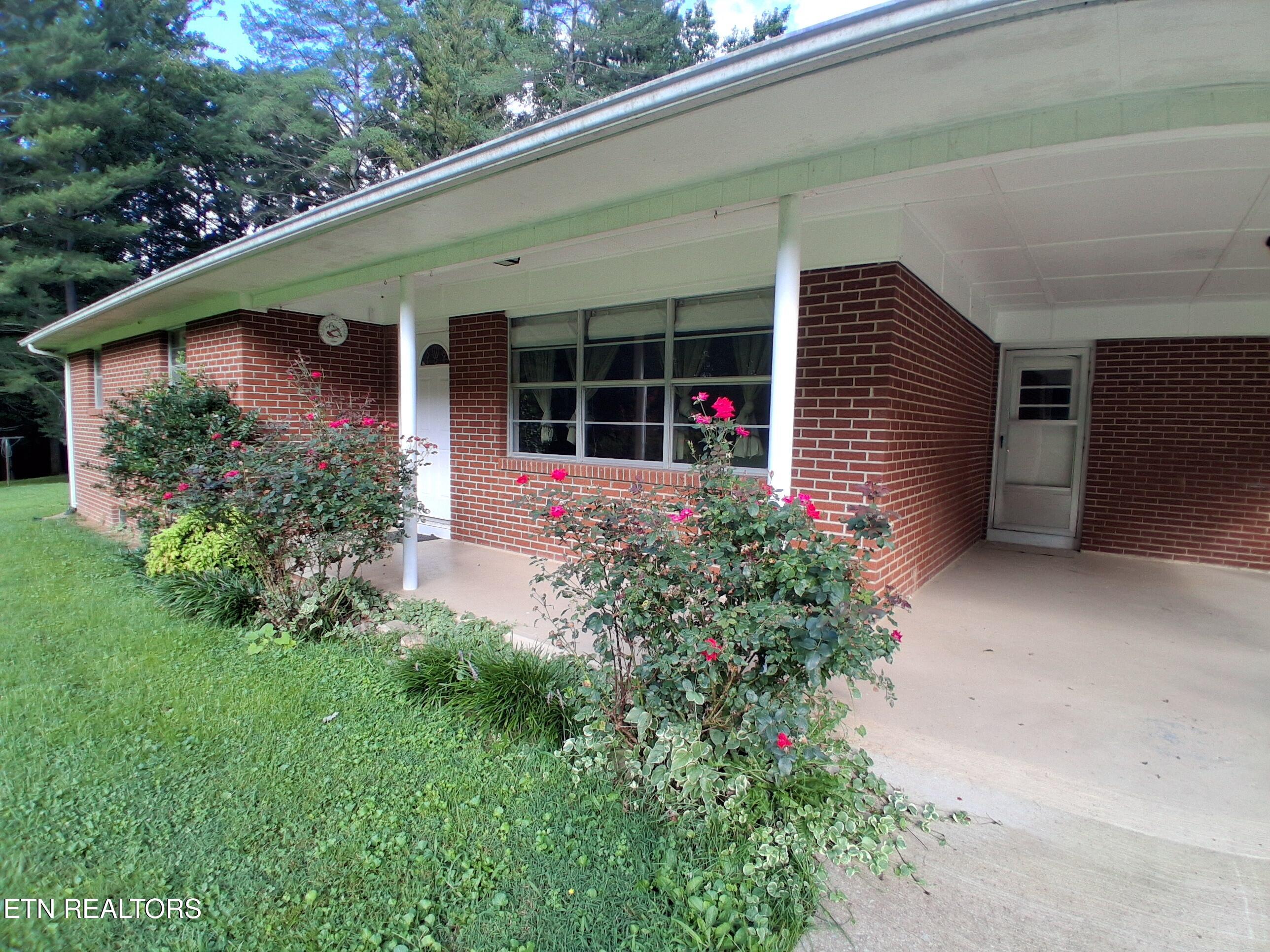 291 Evans Ridge Road Speedwell, TN 37870 - Photo 4 of 50 20260802_180033