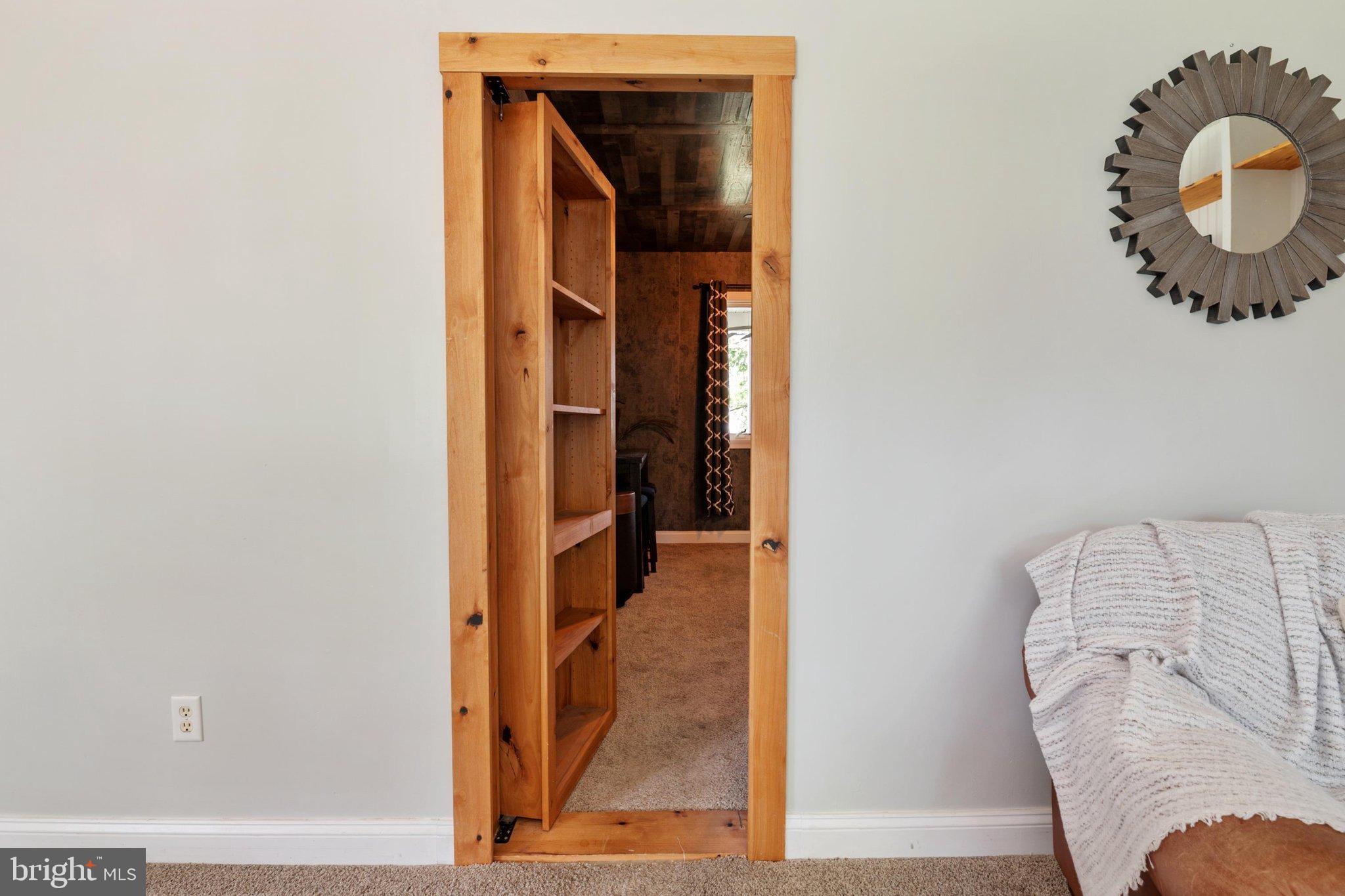 1351 Calvert Road Chester, MD 21619 - Photo 15 of 49 Custom door