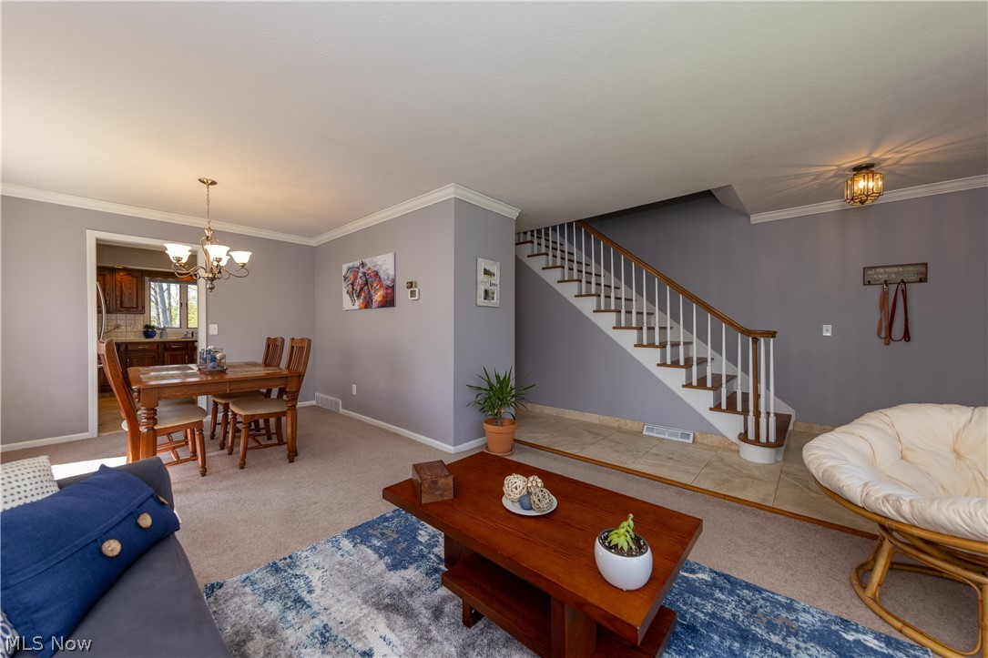 1092 Gordon Road Lyndhurst, OH 44124 - Photo 5 of 35