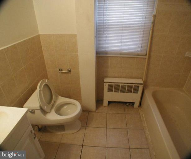 9007 Linton Street Silver Spring, MD 20901 - Photo 14 of 15 Upper level bath