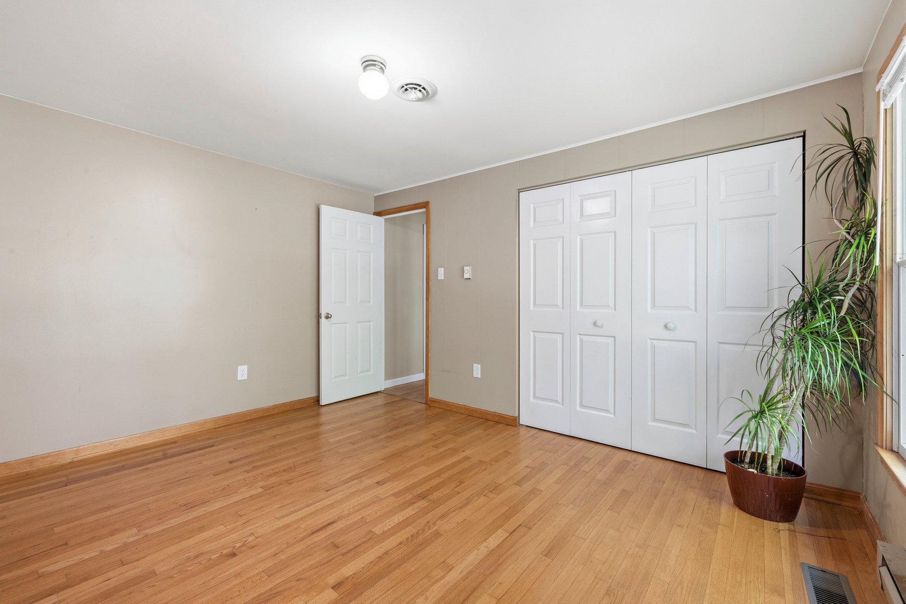 10820 Gambrill Park Road Frederick, MD 21702 - Photo 24 of 35 Spacious second bedroom
