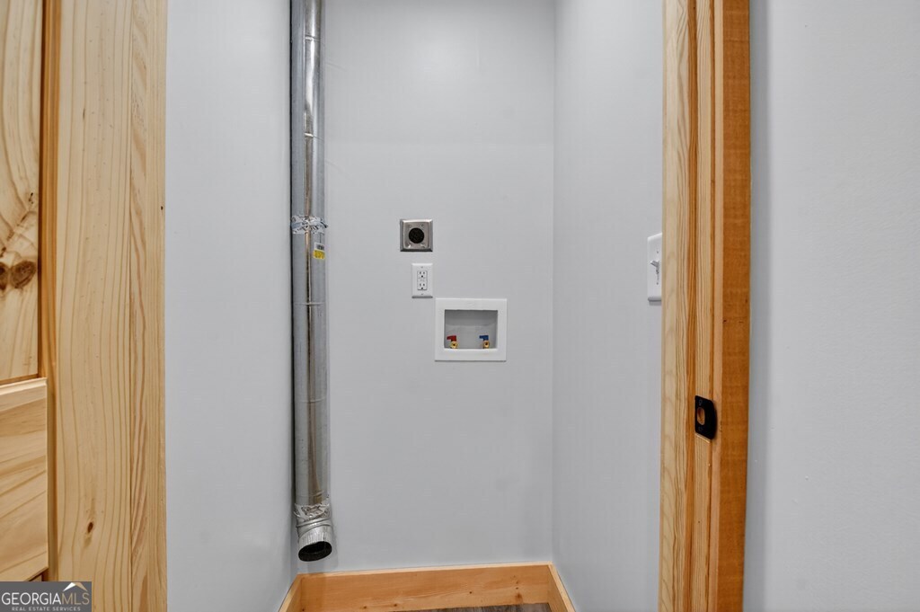 646 High Country Crossing Morganton, GA 30560 - Photo 28 of 44 a view of a bathroom