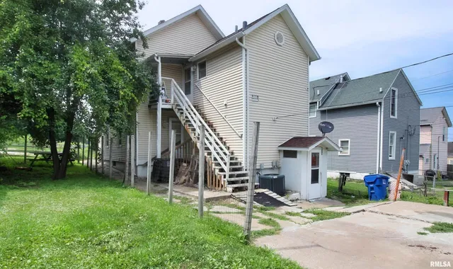 $105,000 | 428 7th Street, Moline, IL 61265