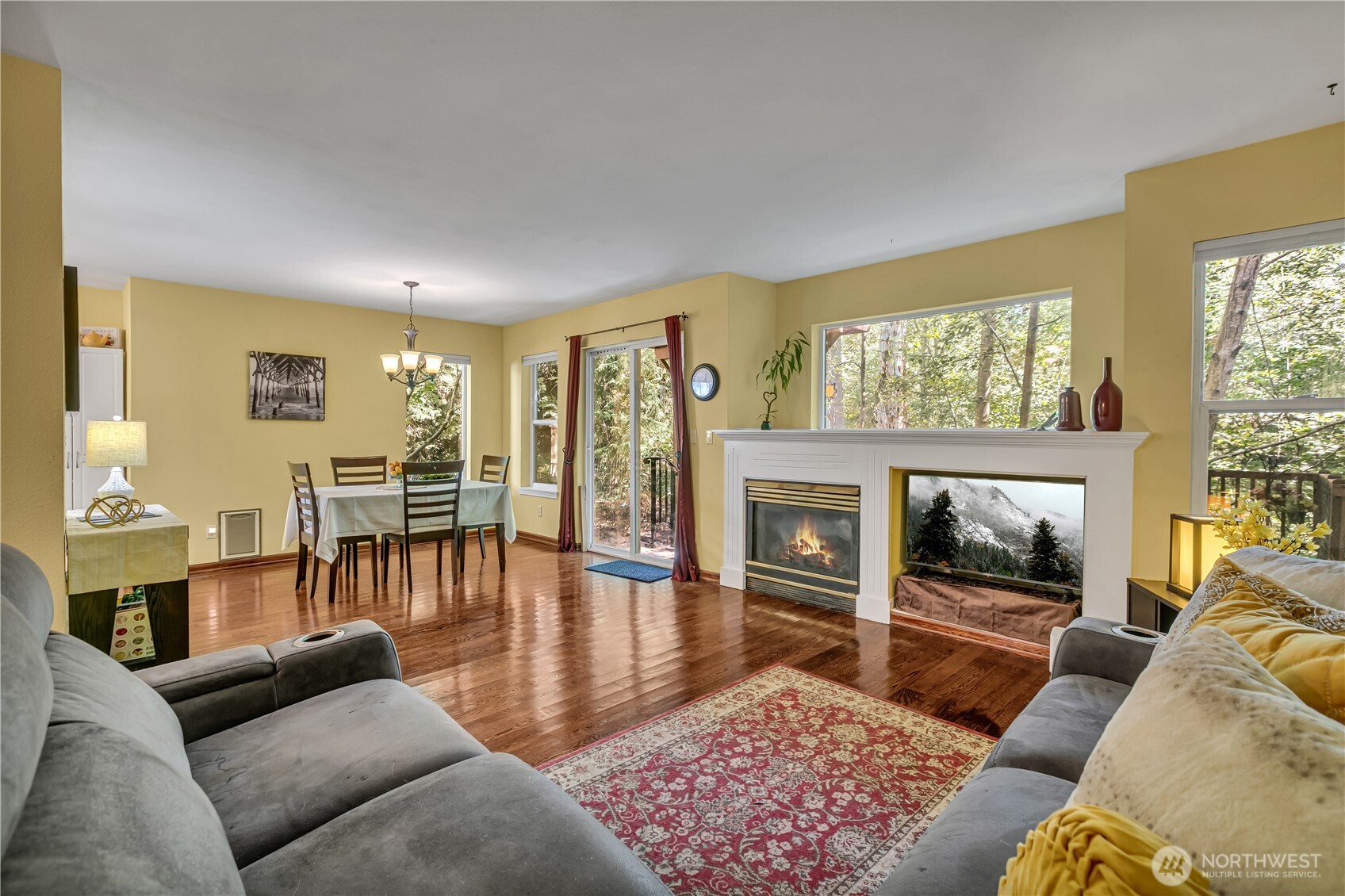 2027 187th Place Southeast Bothell, WA 98012 - Photo 4 of 29 Gallery Image 4