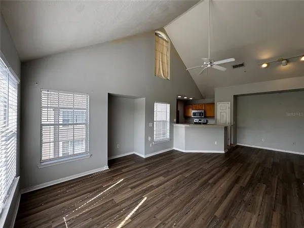 $2,100 | 9141 Lee Vista Boulevard, Unit 307, Orlando, FL 32829