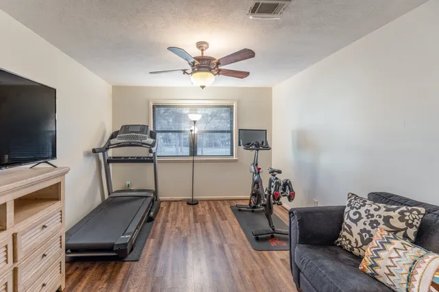 $549,000 | 20 Amherst Court, Conroe, TX 77304