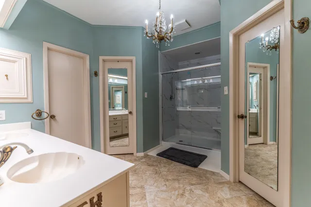 $549,000 | 20 Amherst Court, Conroe, TX 77304