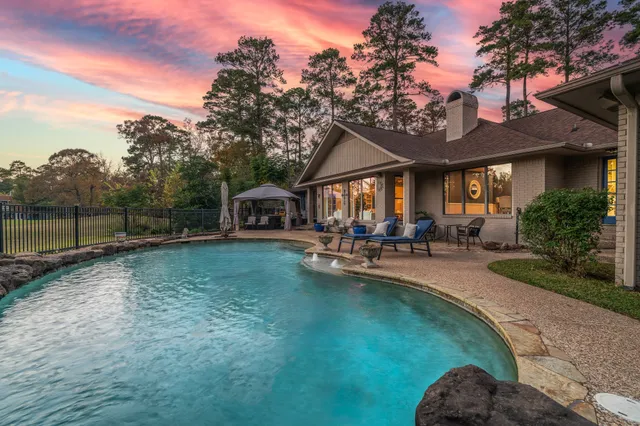 $549,000 | 20 Amherst Court, Conroe, TX 77304