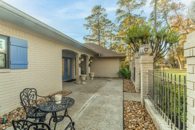 $549,000 | 20 Amherst Court, Conroe, TX 77304