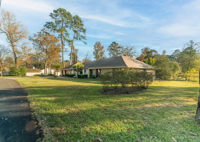 $549,000 | 20 Amherst Court, Conroe, TX 77304