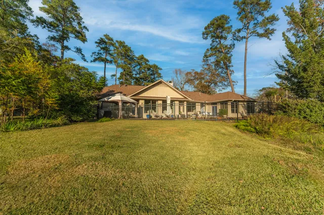 $549,000 | 20 Amherst Court, Conroe, TX 77304