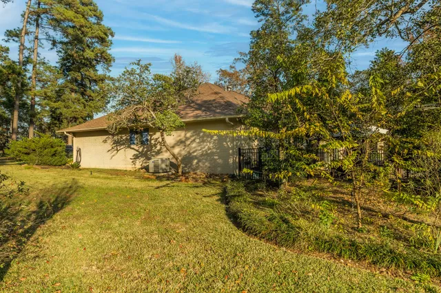 $549,000 | 20 Amherst Court, Conroe, TX 77304