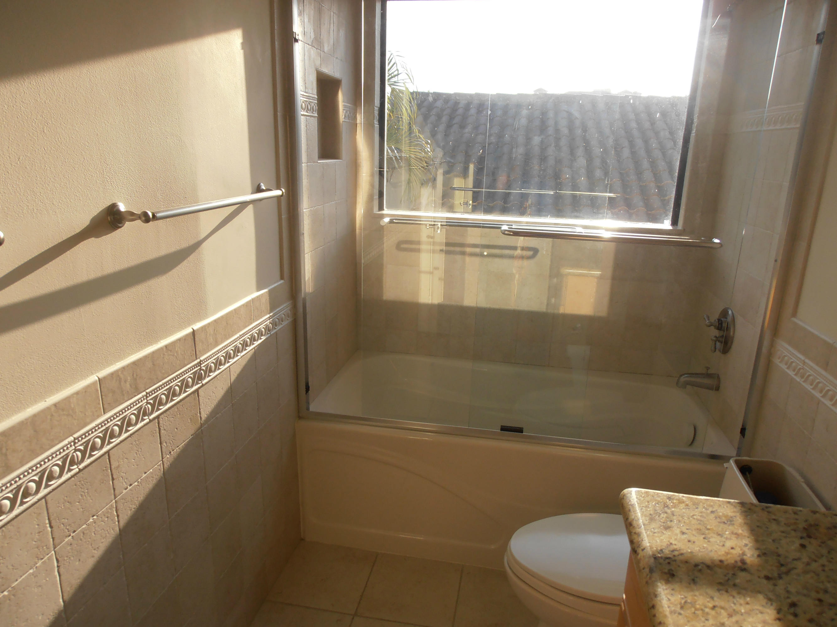 431 East Royal Palm Road Boca Raton, FL 33432 - Photo 61 of 71 2nd bathroom