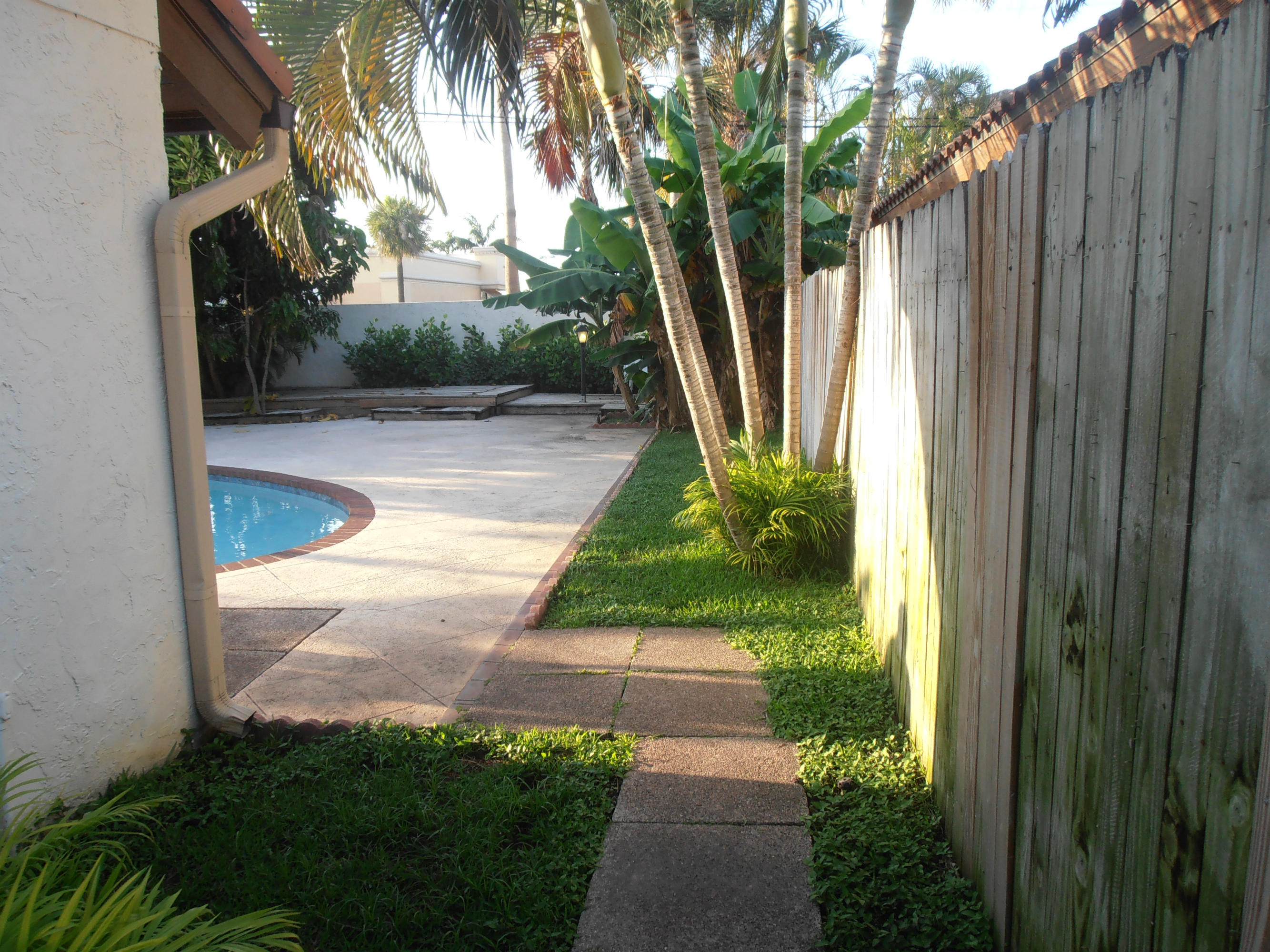 431 East Royal Palm Road Boca Raton, FL 33432 - Photo 62 of 71 side entrance to pool