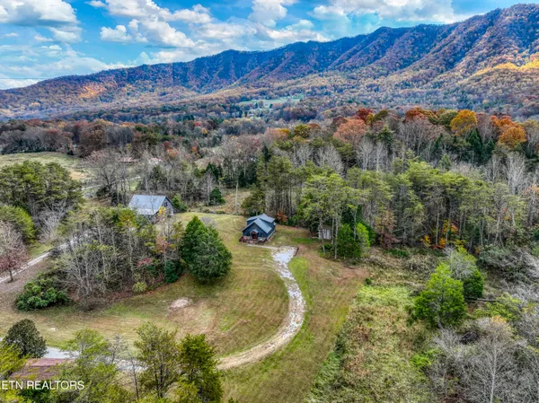 $489,000 | 133 Westwing Cave Road, Townsend, TN 37882