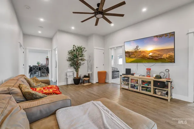 $1,650,000 | 4038 North 3510th Street East, Kimberly, ID 83341