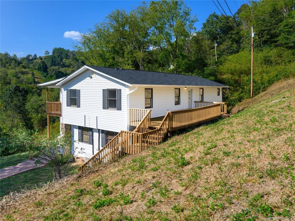 298 Roberts Hill Road Marshall, NC 28753 - Photo 2 of 37 Gallery Image 2