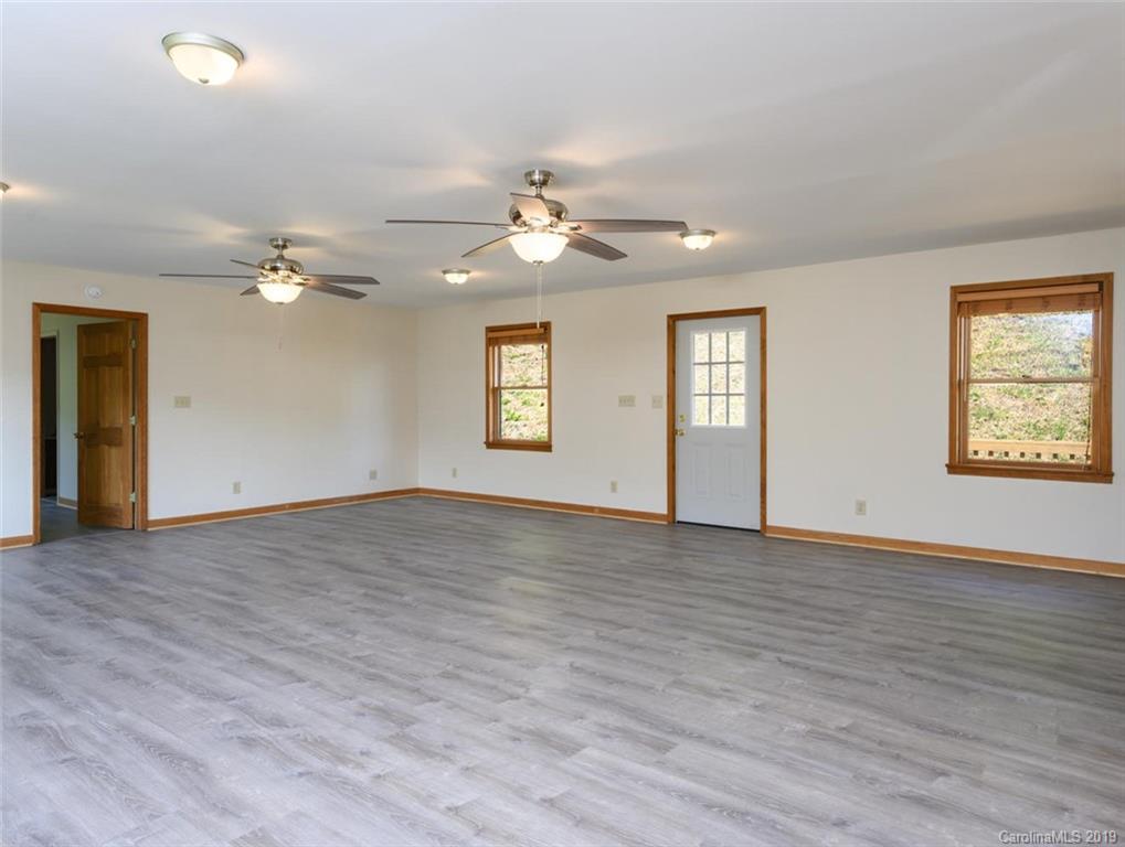 298 Roberts Hill Road Marshall, NC 28753 - Photo 21 of 37 Gallery Image 21