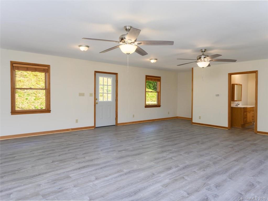 298 Roberts Hill Road Marshall, NC 28753 - Photo 23 of 37 Gallery Image 23