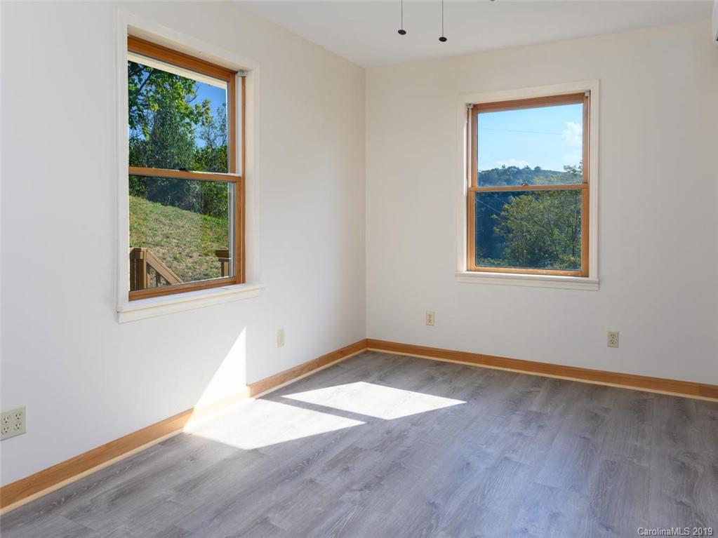 298 Roberts Hill Road Marshall, NC 28753 - Photo 26 of 37 Gallery Image 26