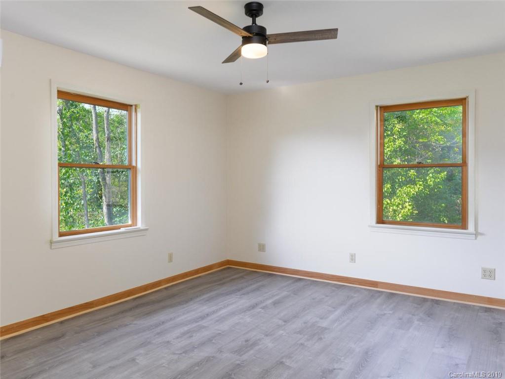 298 Roberts Hill Road Marshall, NC 28753 - Photo 27 of 37 Gallery Image 27