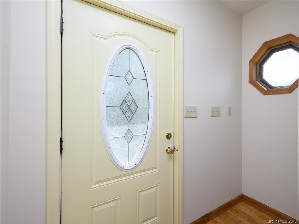 298 Roberts Hill Road Marshall, NC 28753 - Photo 8 of 37 Gallery Image 8
