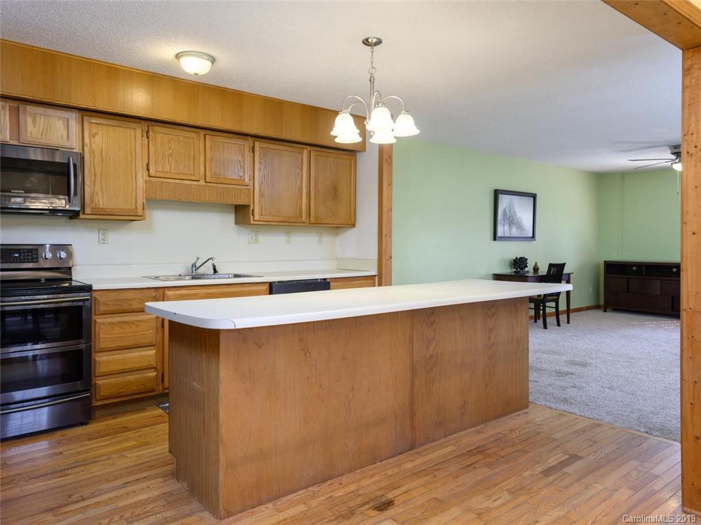 298 Roberts Hill Road Marshall, NC 28753 - Photo 10 of 37 Gallery Image 10