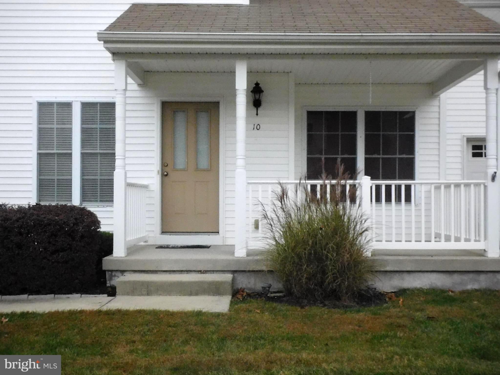 10 Charles Circle Delanco, NJ 08075 - Photo 2 of 44 Front porch into home.