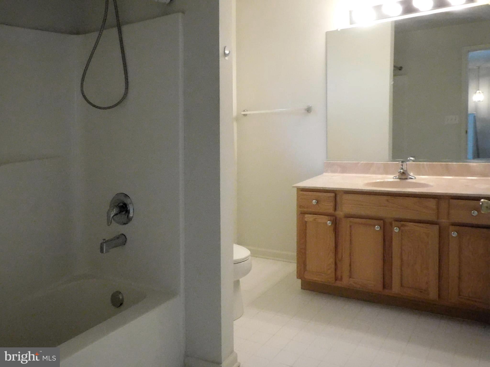 10 Charles Circle Delanco, NJ 08075 - Photo 26 of 44 2nd floor full bath.