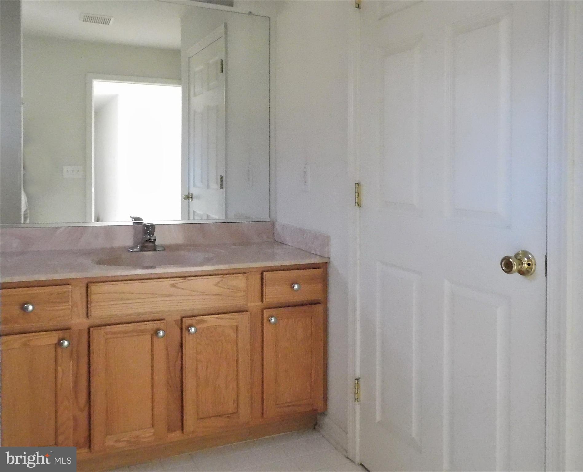 10 Charles Circle Delanco, NJ 08075 - Photo 27 of 44 2nd floor full bath.