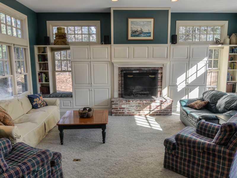 19 Stonegate Road Cape Elizabeth, ME 04107 - Photo 6 of 29 Den/Family/Great Room.