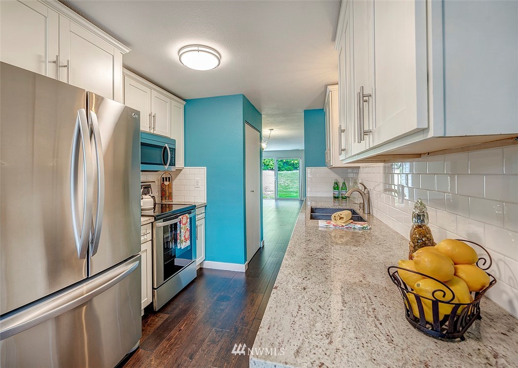 21519 4th Avenue West, Unit B22 Bothell, WA 98021 - Photo 3 of 22