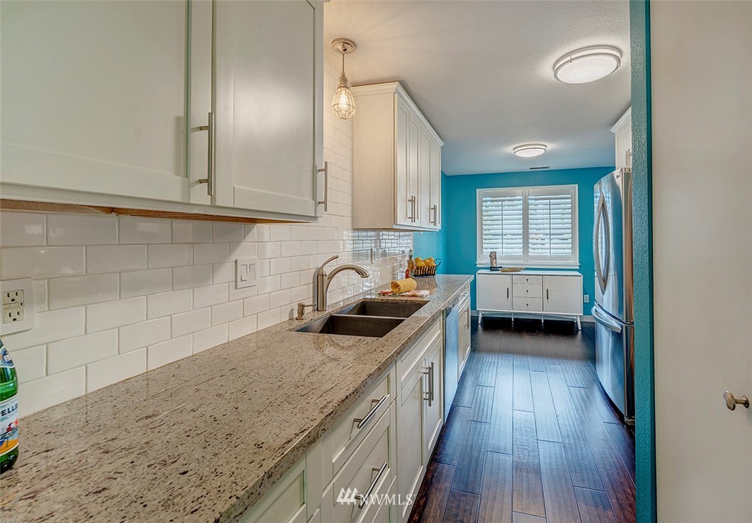 21519 4th Avenue West, Unit B22 Bothell, WA 98021 - Photo 4 of 22