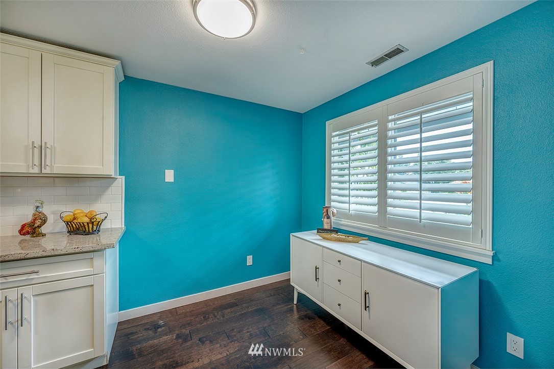 21519 4th Avenue West, Unit B22 Bothell, WA 98021 - Photo 5 of 22