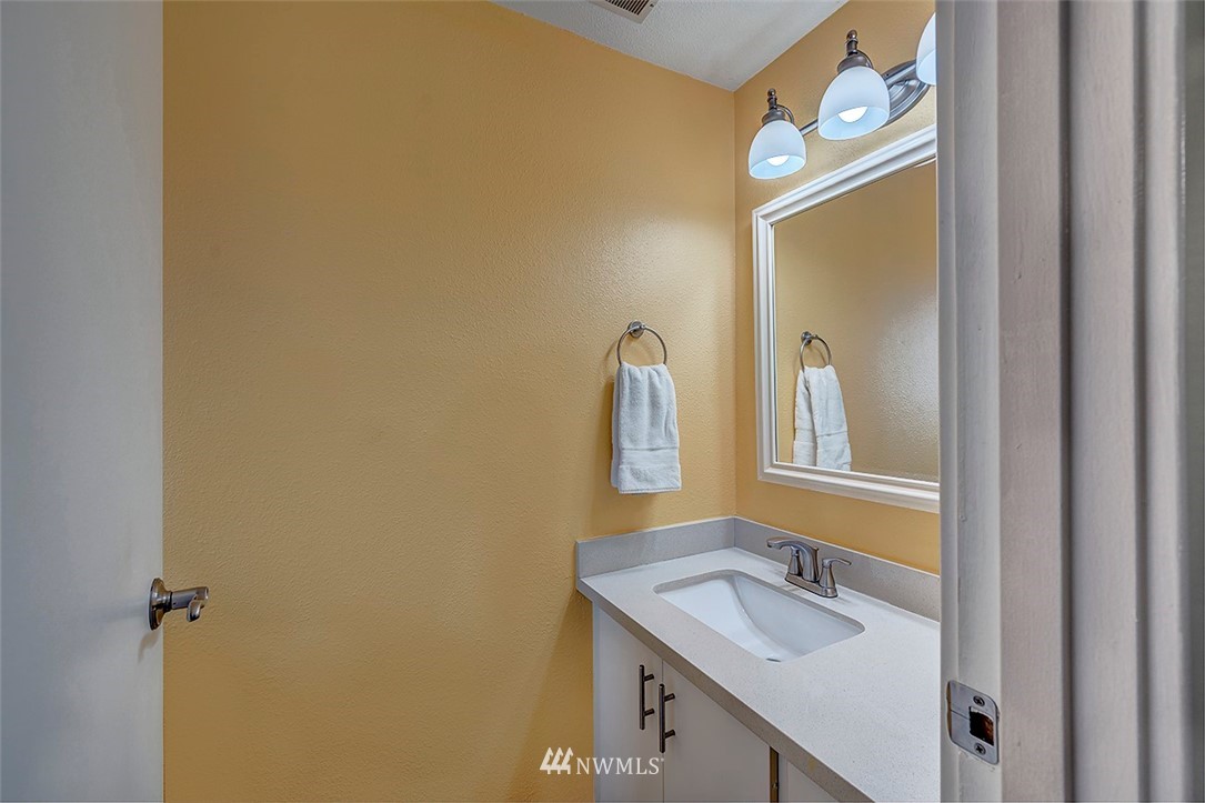 21519 4th Avenue West, Unit B22 Bothell, WA 98021 - Photo 9 of 22