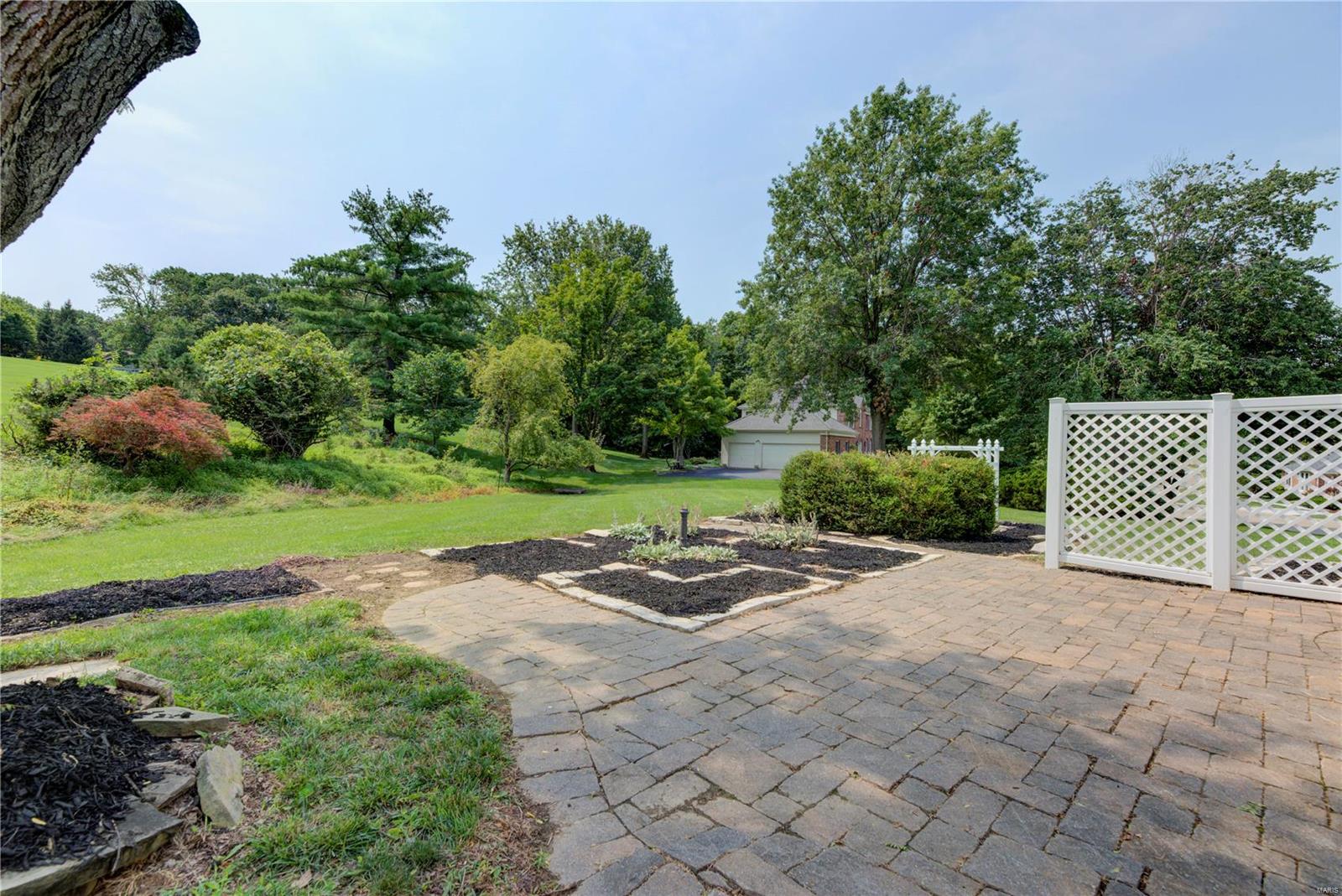 17136 Chaise Ridge Road Chesterfield, MO 63005 - Photo 21 of 25