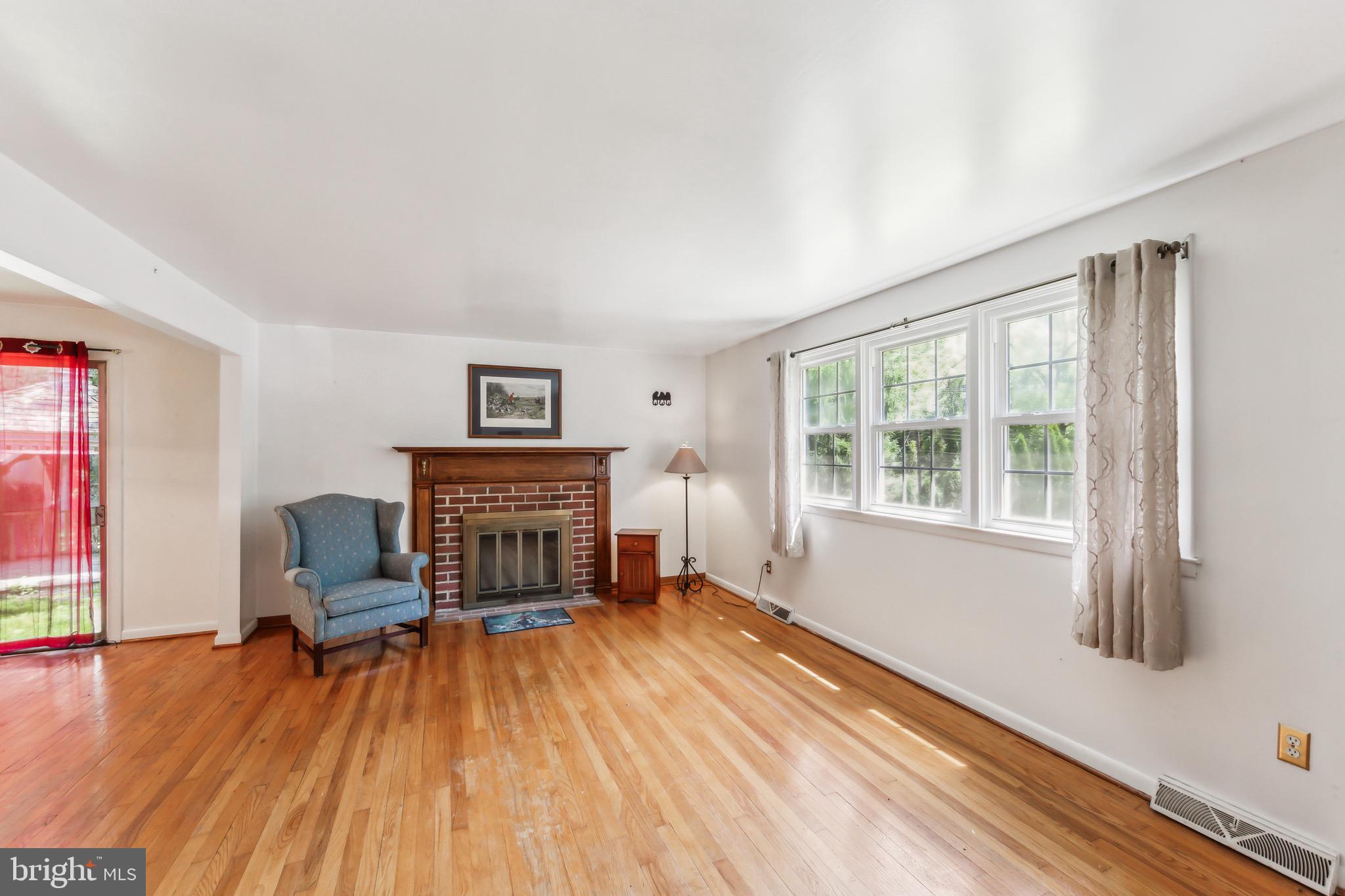 1223 Hall Road West Chester, PA 19380 - Photo 5 of 42 Living Room