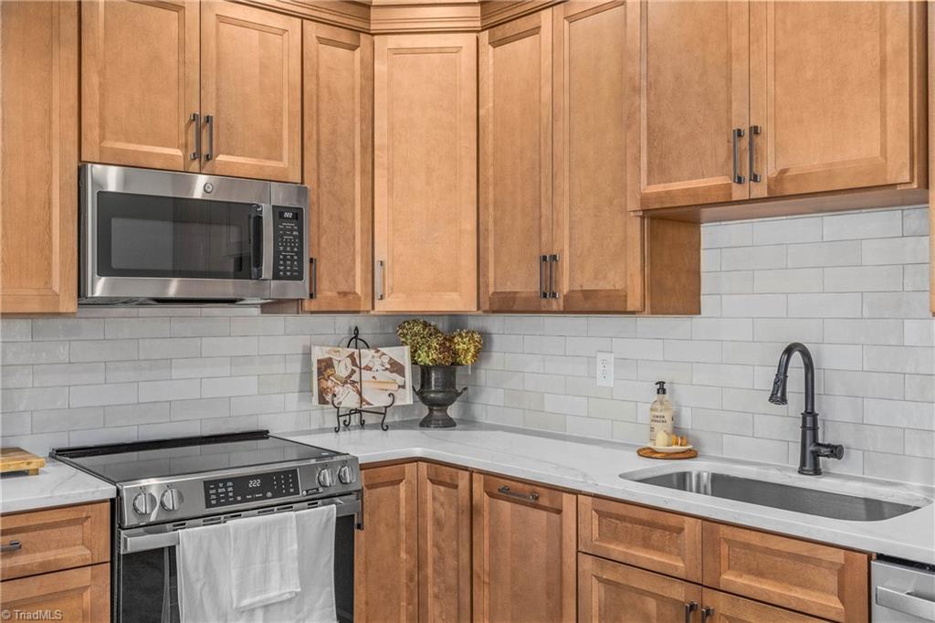 3427 Transou Road Pfafftown, NC 27040 - Photo 6 of 23