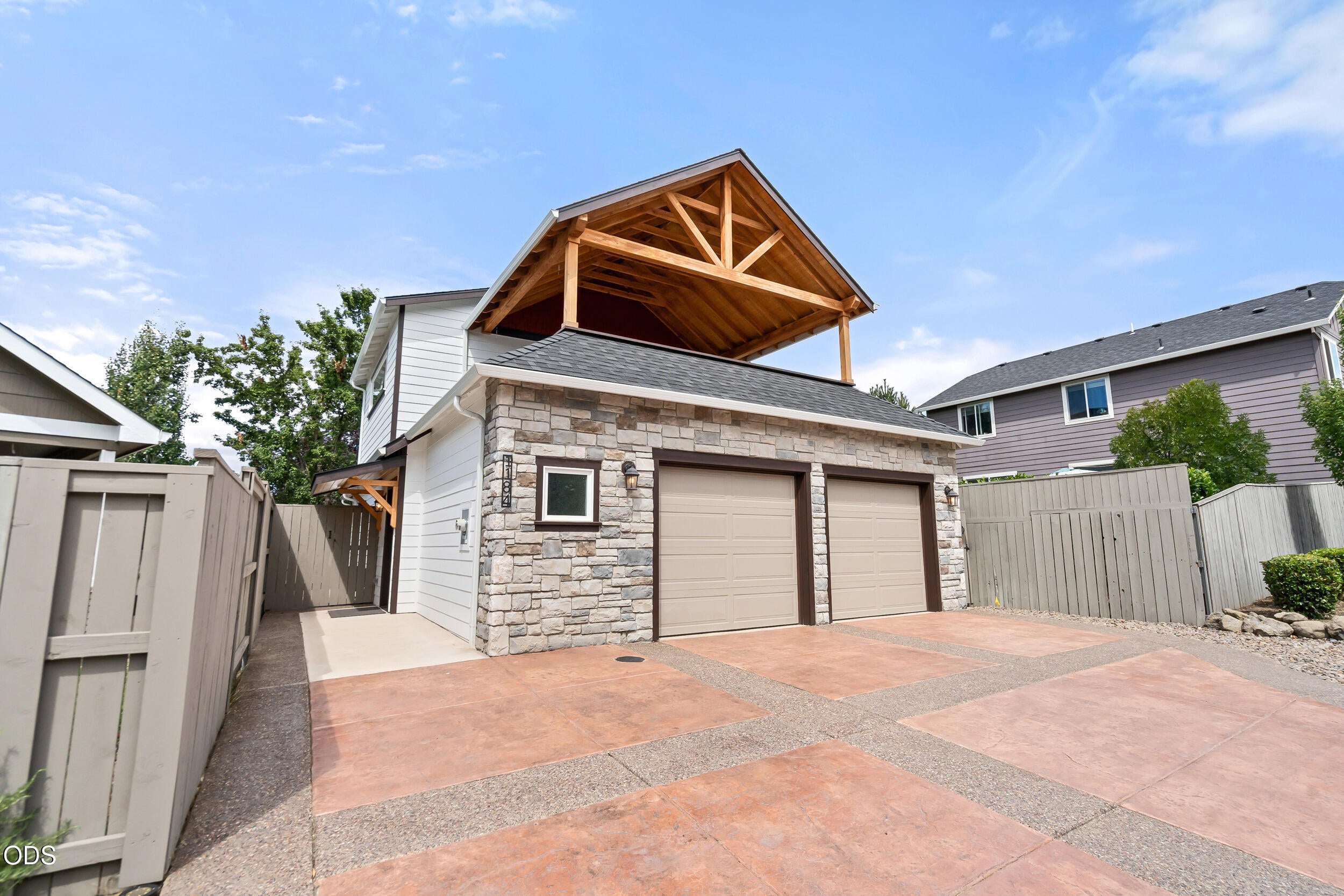 1184 Rutherford Drive Medford, OR 97504 - Photo 1 of 37